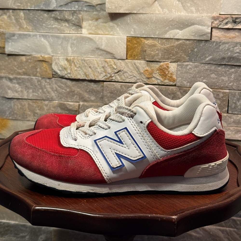 Youth Sz 3 New Balance Red Suede Blue White Lace Up Running Shoe Sneaker  EUC